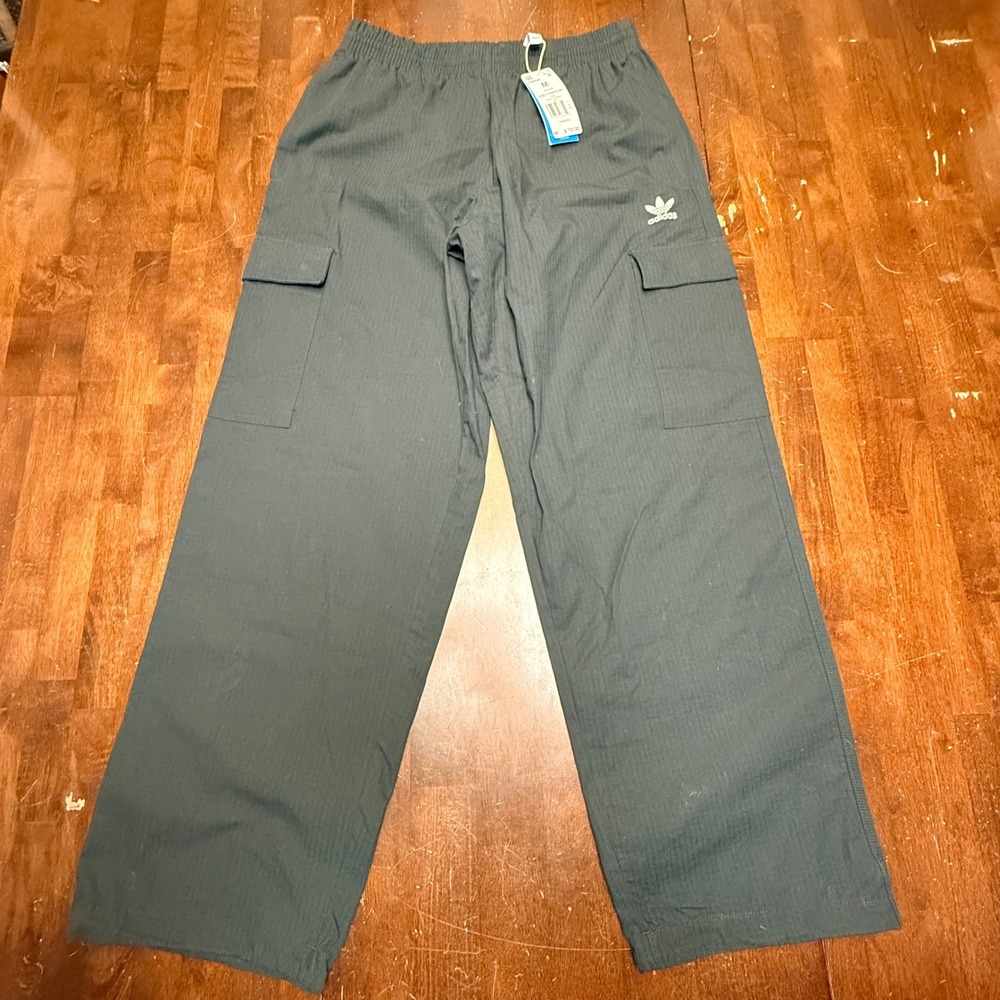 New Adidas Cargo Pants Mens M Black Originals Ripstop Trefoil JW6020 - Picture 2 of 10